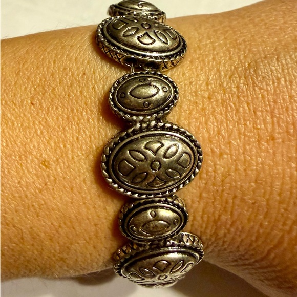 Boho Southwestern Vintage Bracelet With Detailed Medallions - Picture 3 of 5
